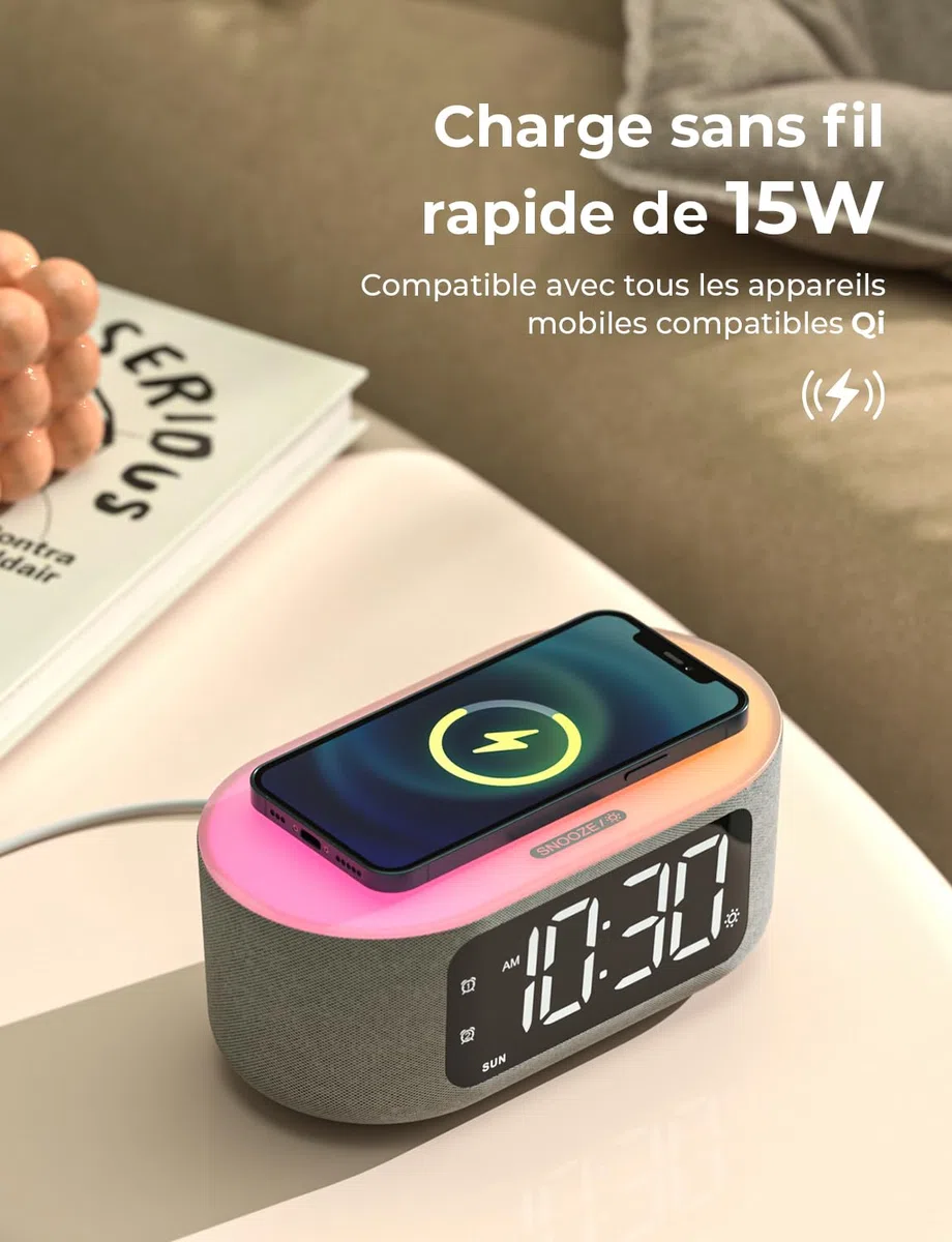 LIORQUE Radio Réveil Bluetooth avec Chargement sans Fil Qi 15W, Réveil Connecté avec Écran LED et 5 Luminosités Réglage, Auto Dimmer, 2 Alarms, Mode Week-End, Sommeil Sonore, Affichage Semaine